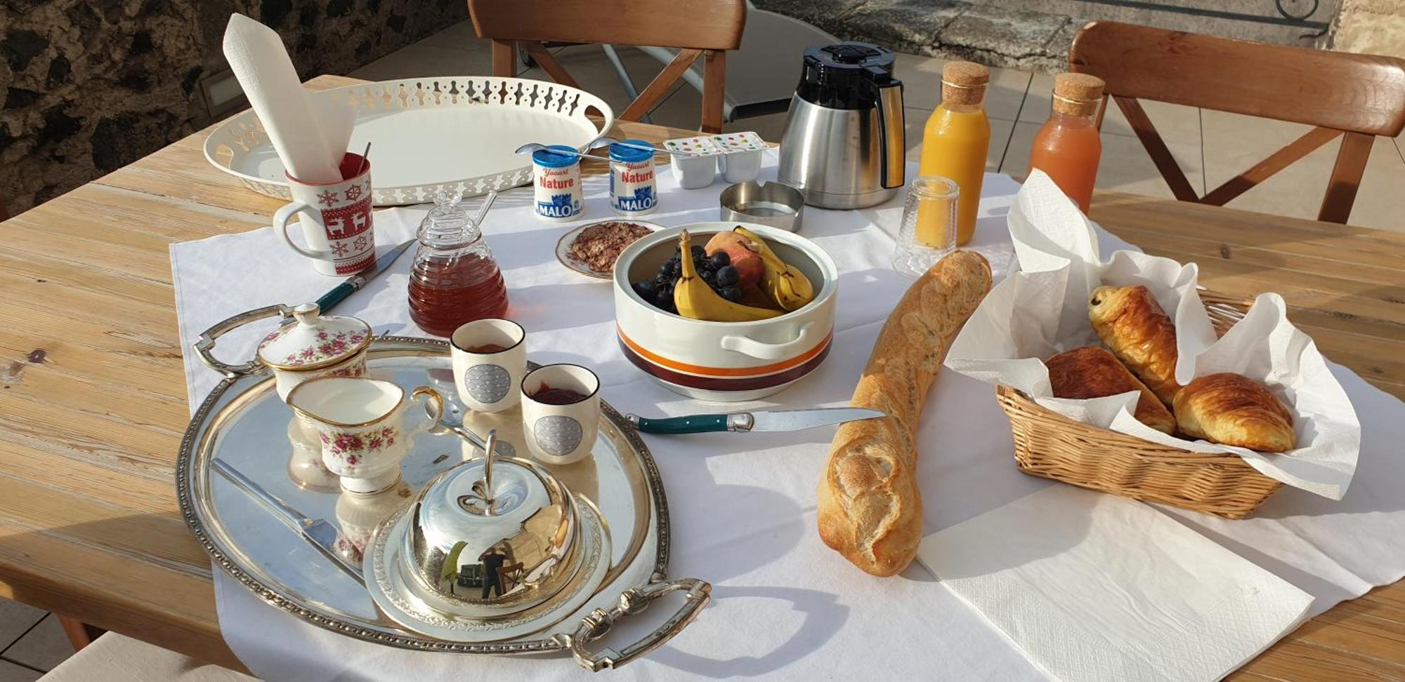 Bed and Breakfast La Tour Noble Saint-Saturnin  Esterno foto